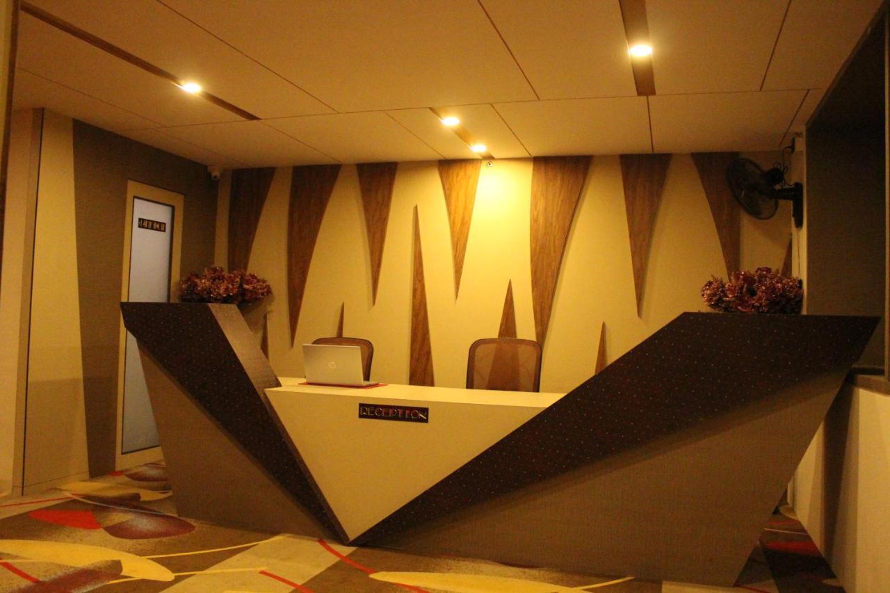 Zip By Spree Hotels Сурат Экстерьер фото