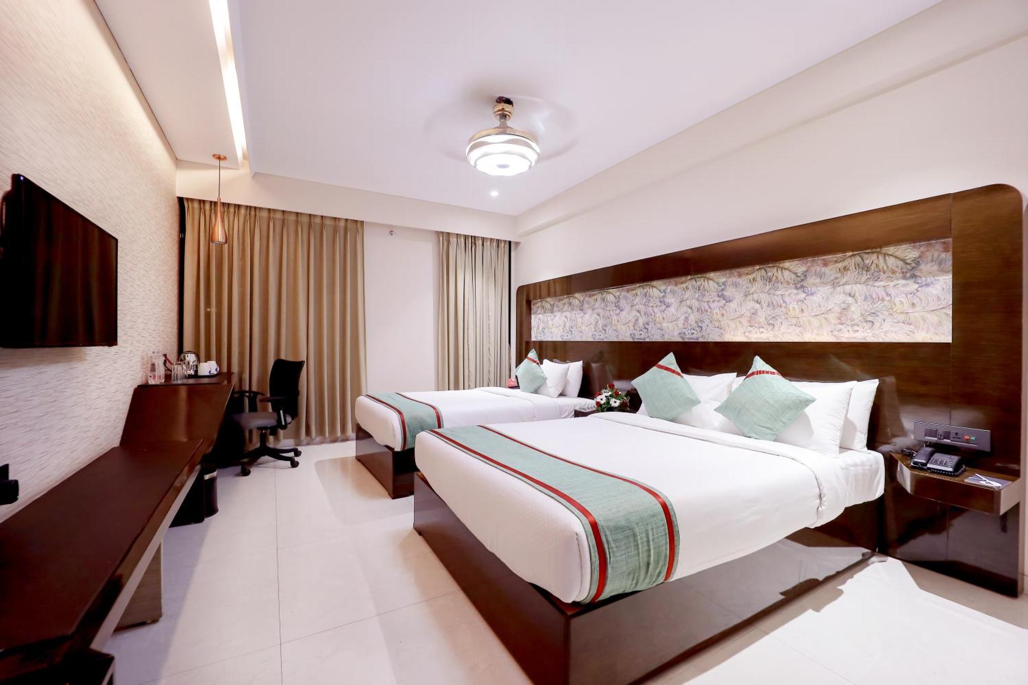Zip By Spree Hotels Сурат Экстерьер фото