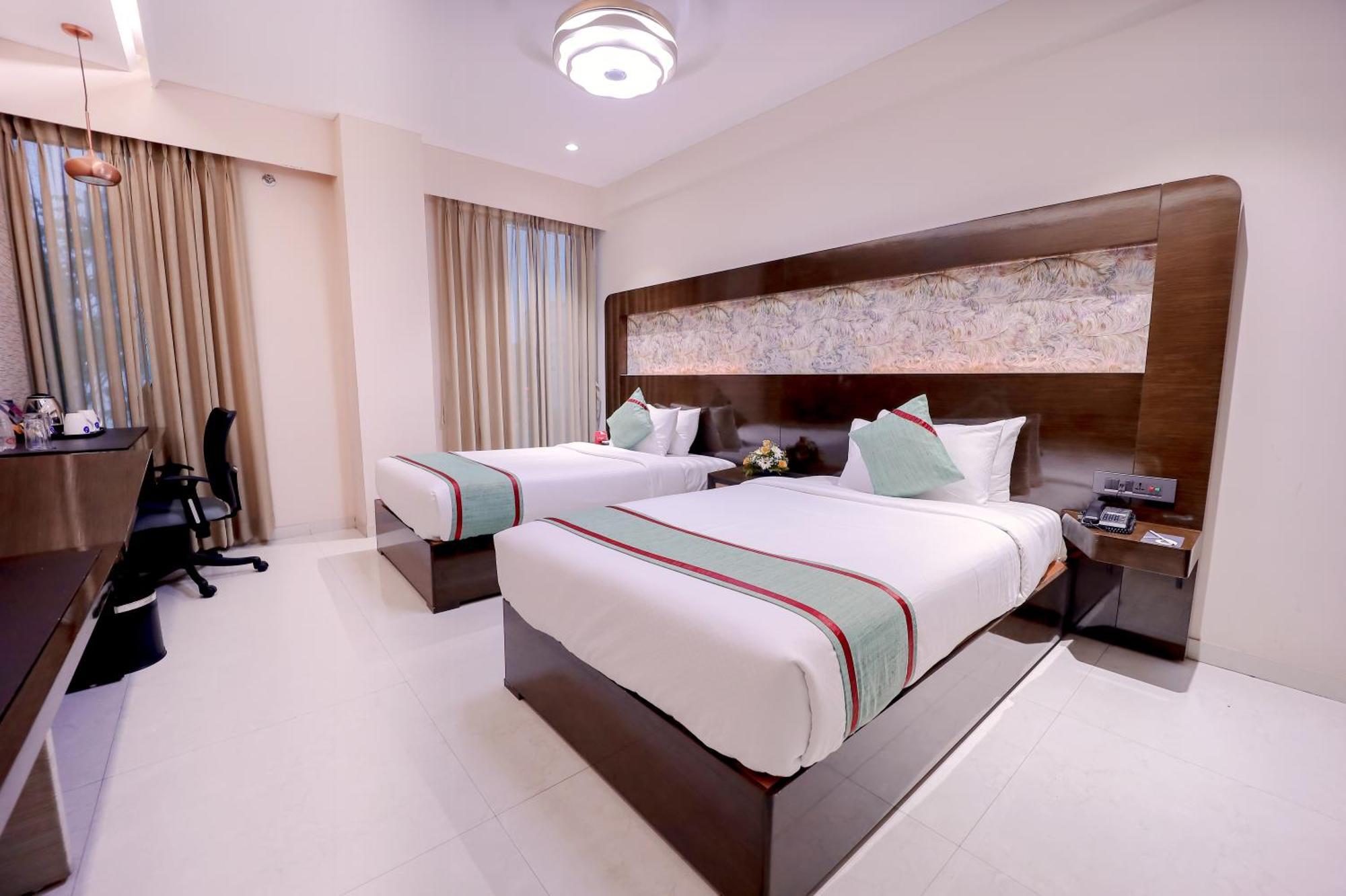 Zip By Spree Hotels Сурат Экстерьер фото
